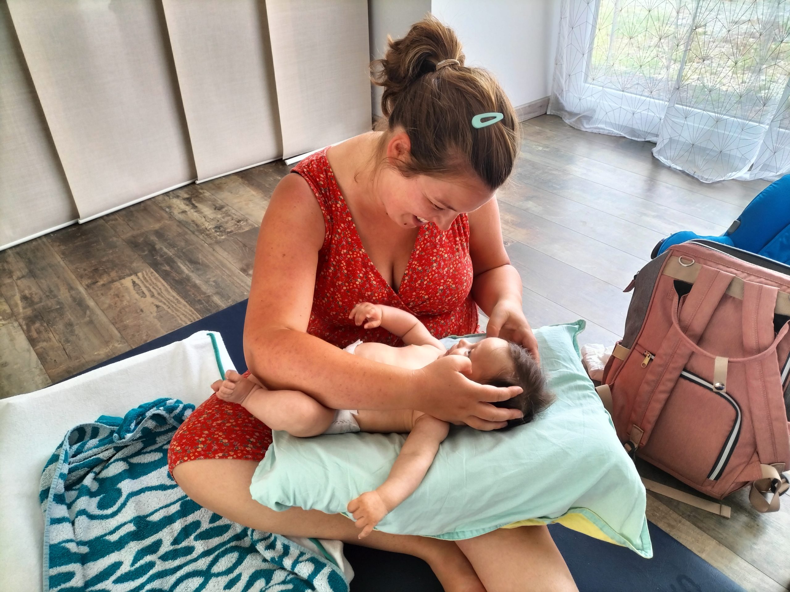 massage bébé en groupe